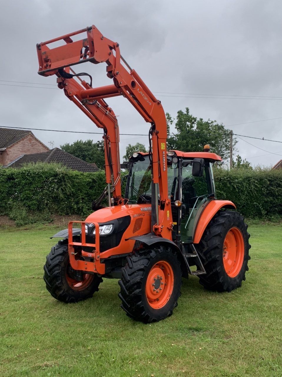 Kubota M9960 Loader Tractor for sale Used Farm Machinery For Sale